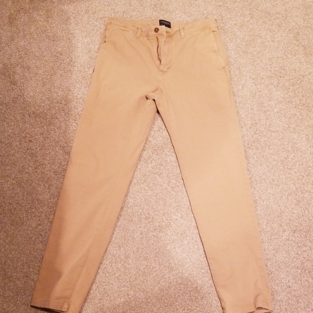 American Eagle 34x36 Slim Straight Khakis